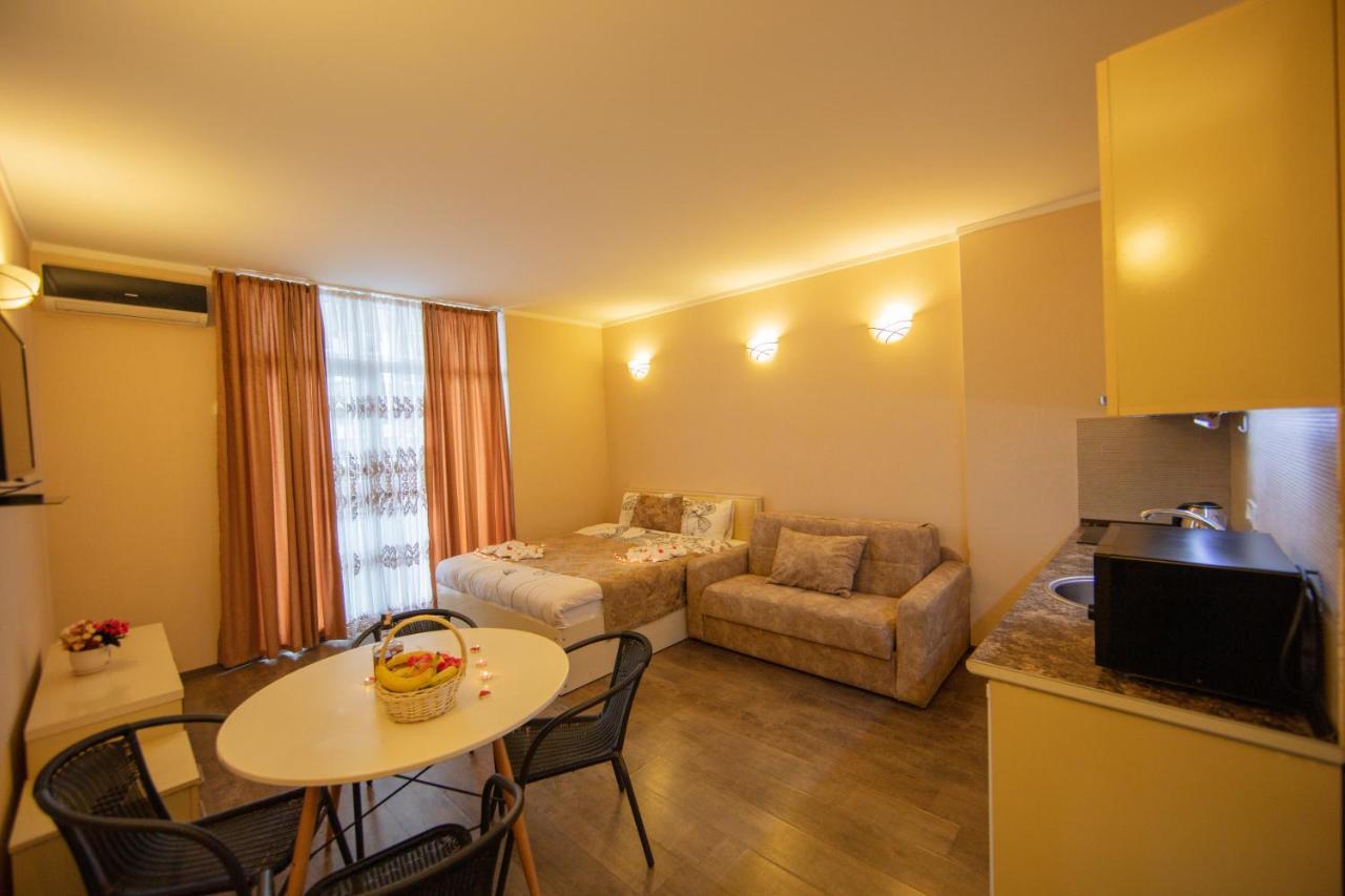 Tower Apartments Батуми Экстерьер фото