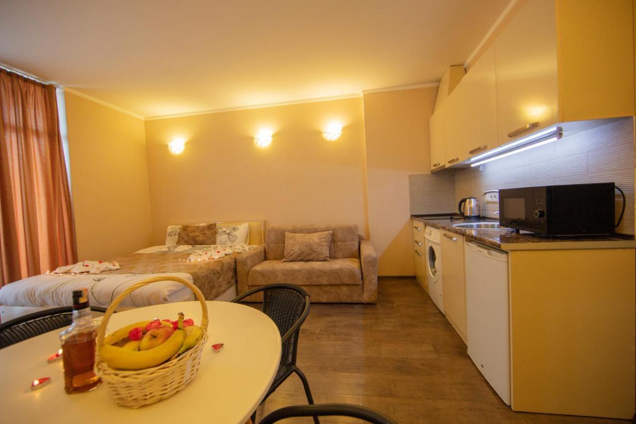 Tower Apartments Батуми Экстерьер фото